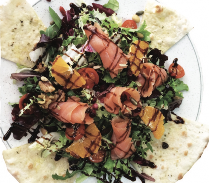 ENSALADA DE SALM�N Y CREMA BALS�MICA